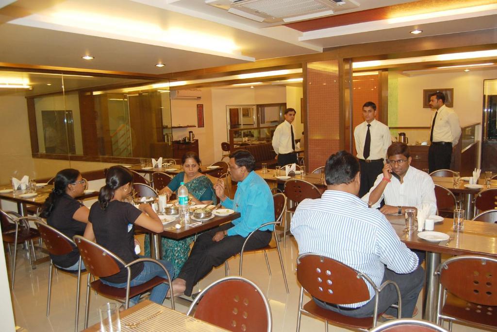 Hotel Bhagyalaxmi Shirdi Eksteriør bilde